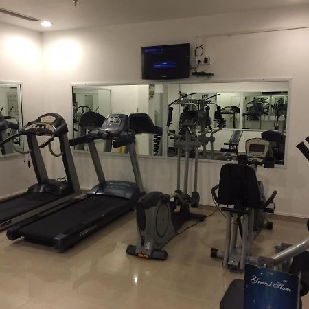Hi 5 Hotel & Experience Nashik Dış mekan fotoğraf