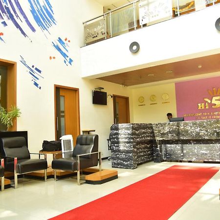 Hi 5 Hotel & Experience Nashik Dış mekan fotoğraf