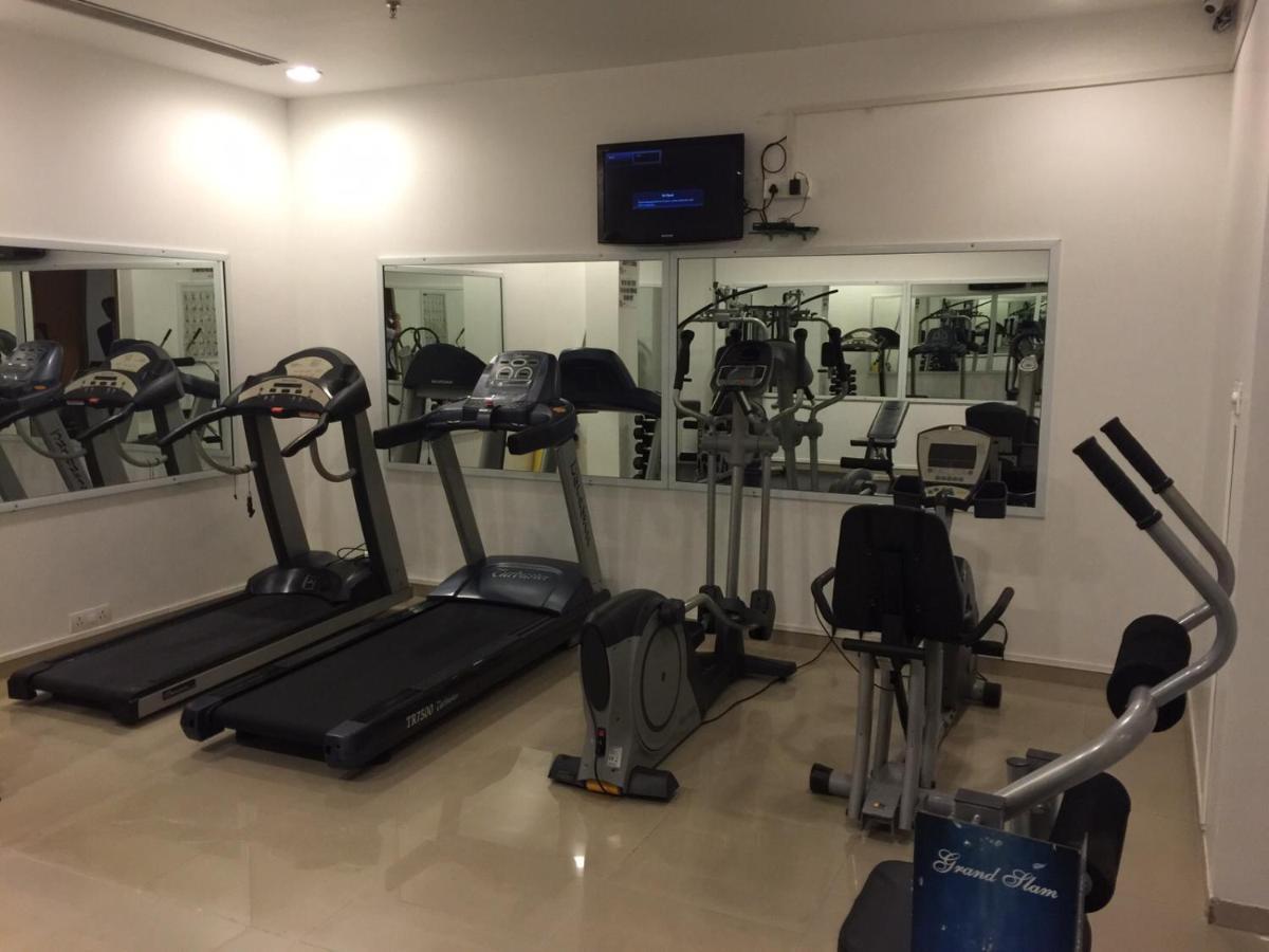 Hi 5 Hotel & Experience Nashik Dış mekan fotoğraf