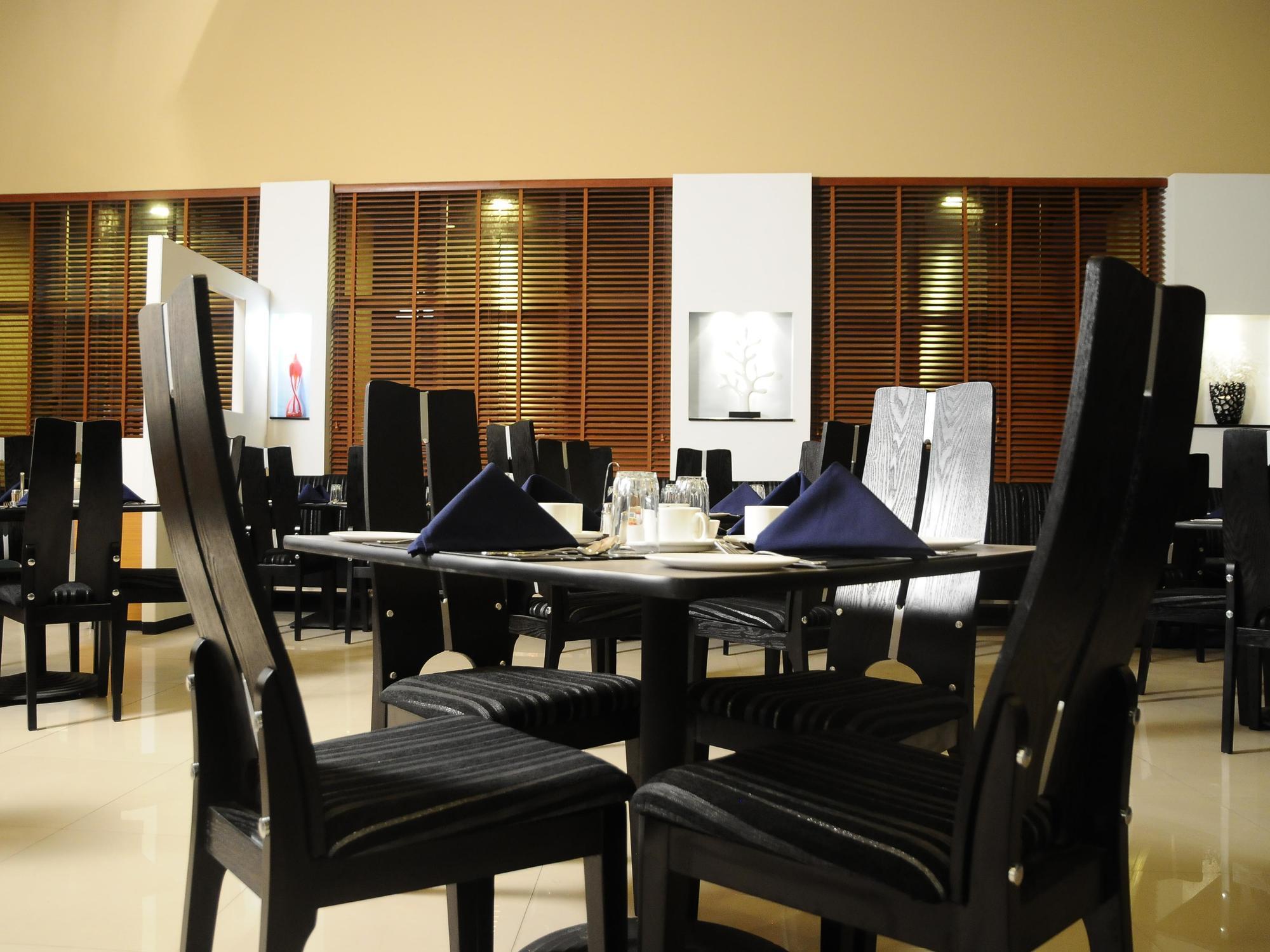 Hi 5 Hotel & Experience Nashik Dış mekan fotoğraf