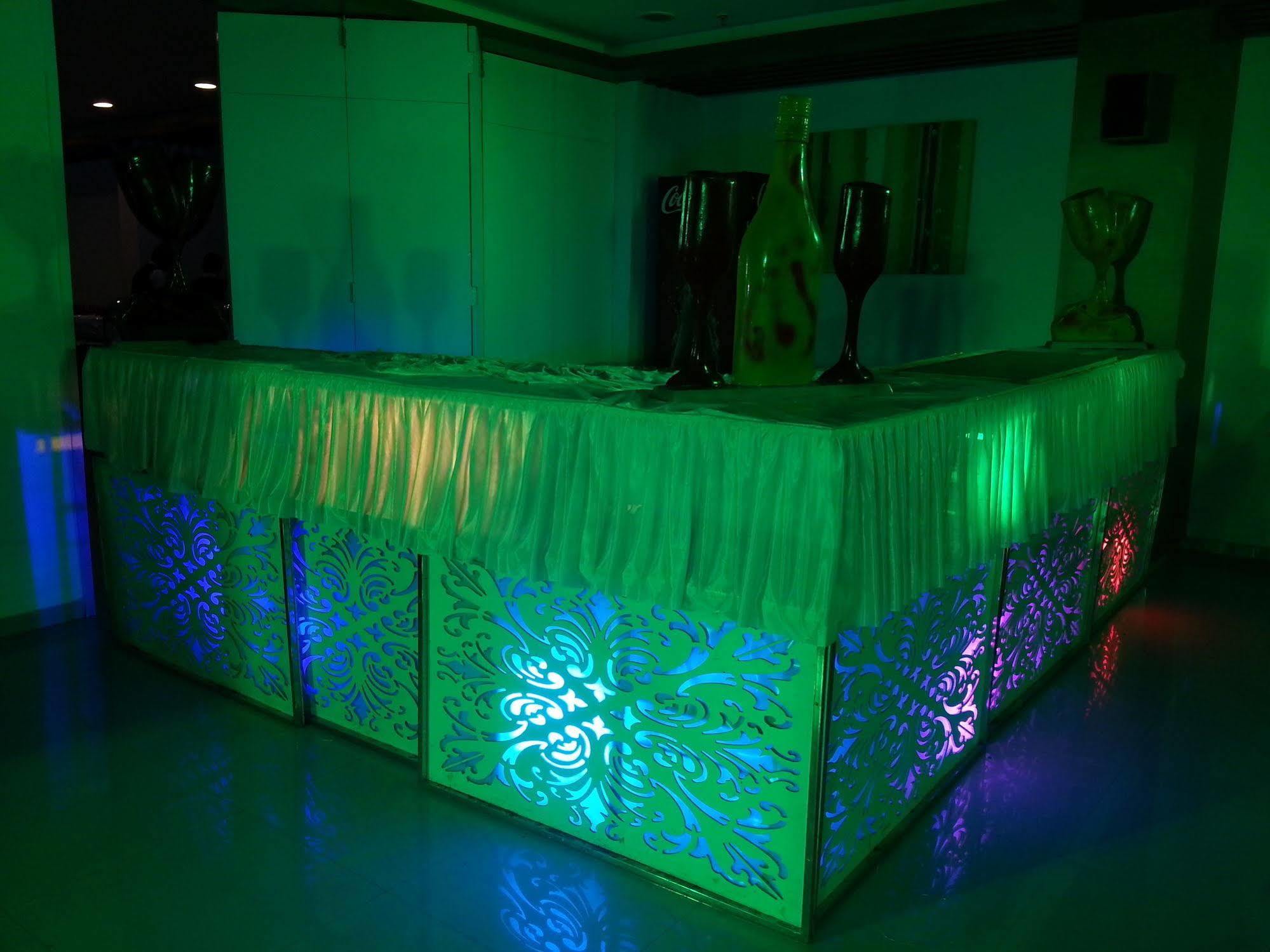 Hi 5 Hotel & Experience Nashik Dış mekan fotoğraf