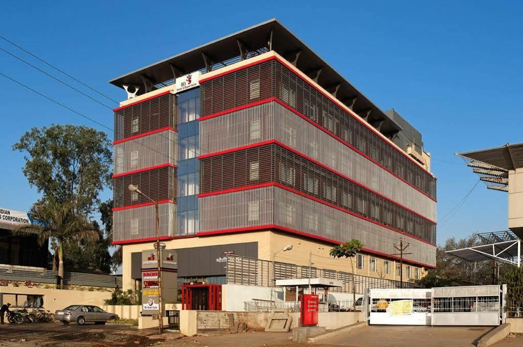 Hi 5 Hotel & Experience Nashik Dış mekan fotoğraf